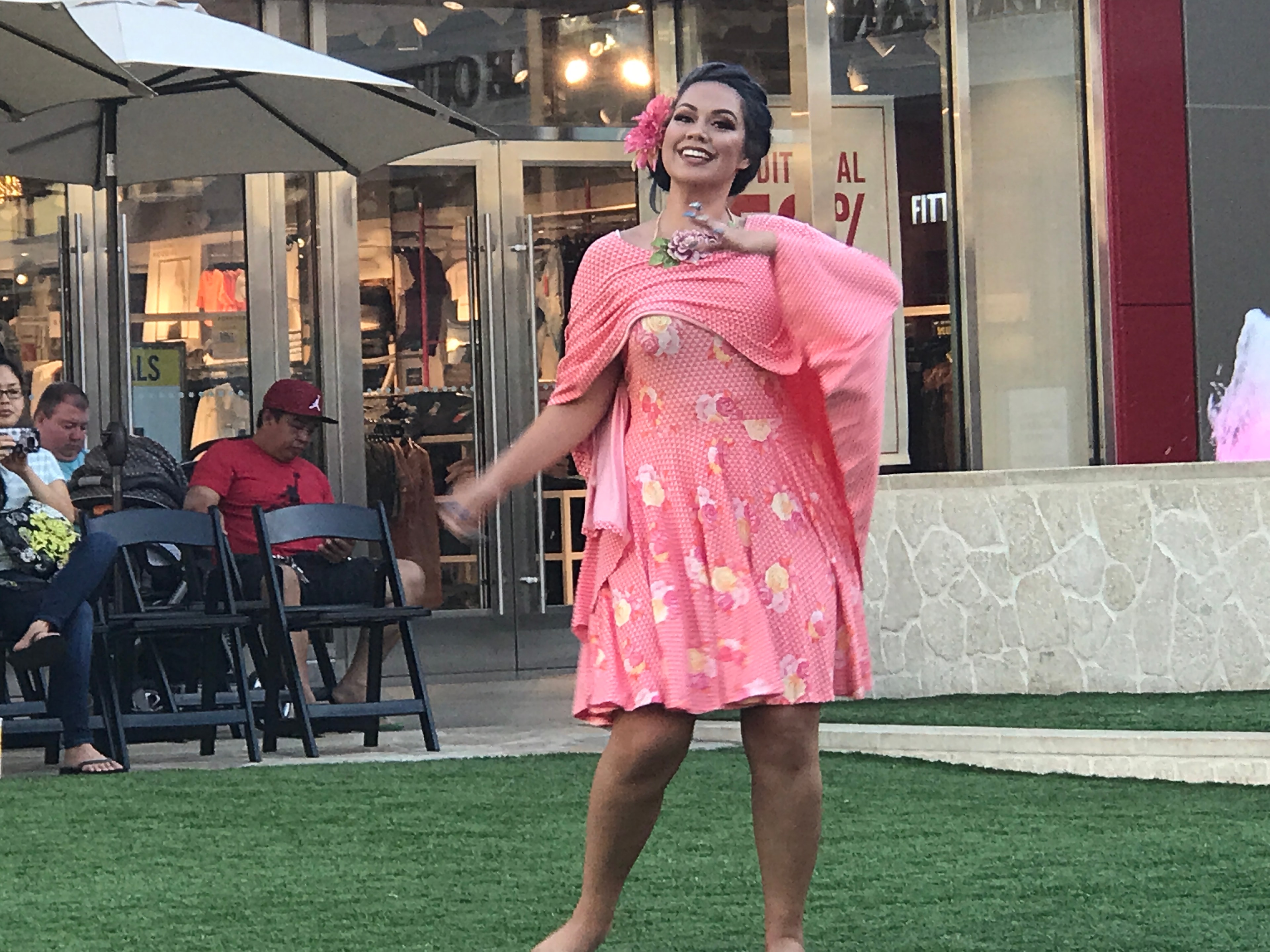 Hawaiian cultural performance at King Kamehameha celebration