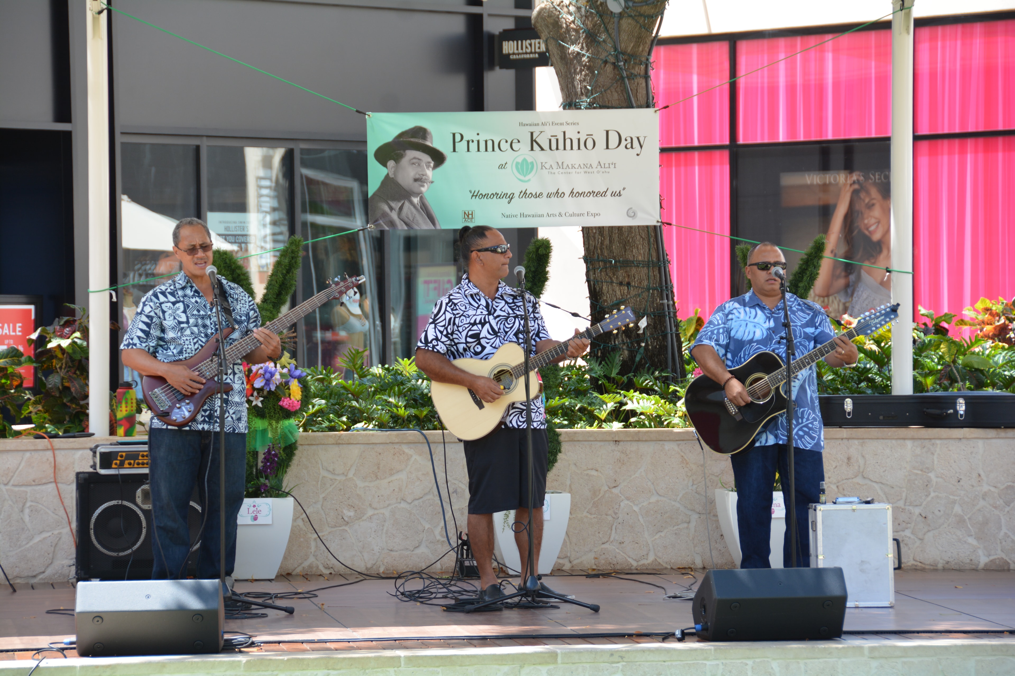 Hawaiian musicians performing Prince Kūhiō Day event