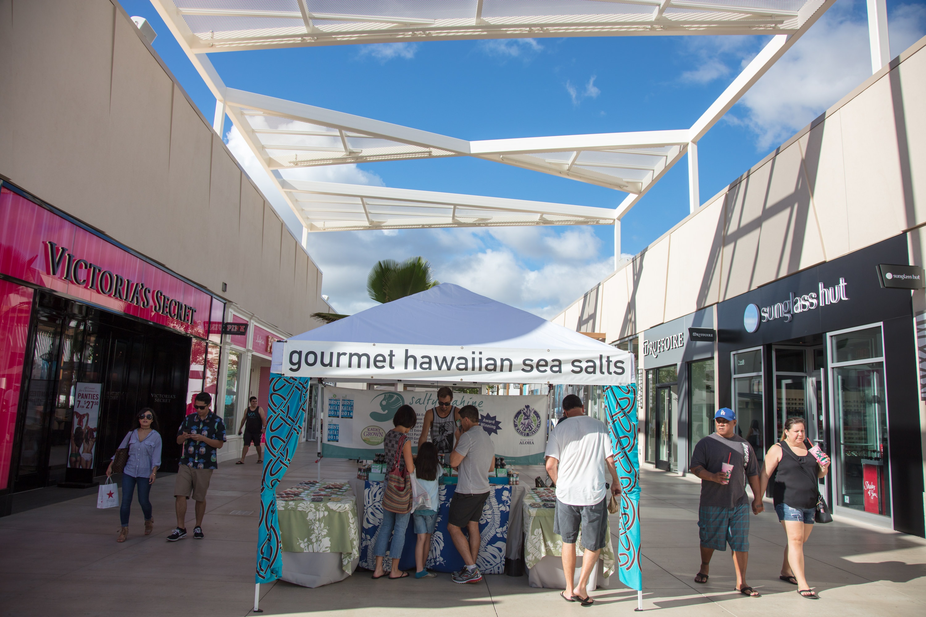 Outdoor shopping mall vendor booth Hawaii