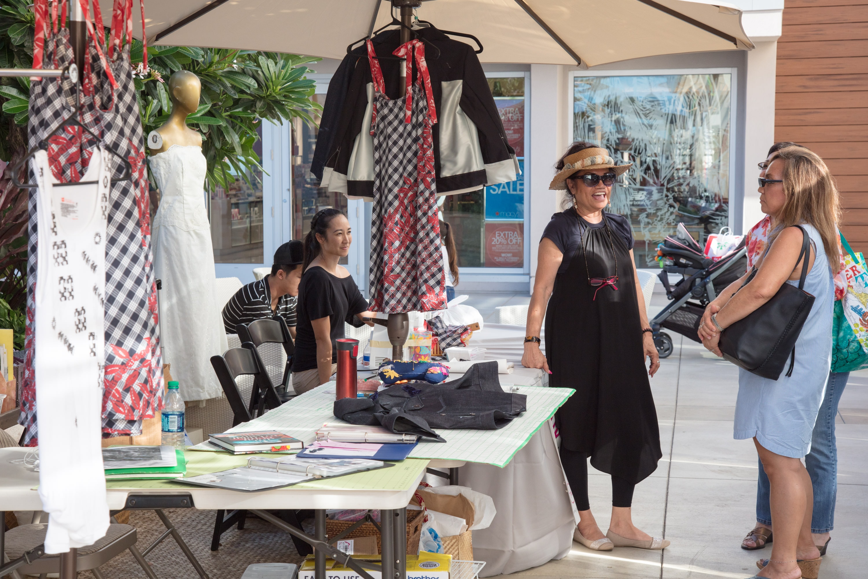 Outdoor fashion boutique pop-up shop display