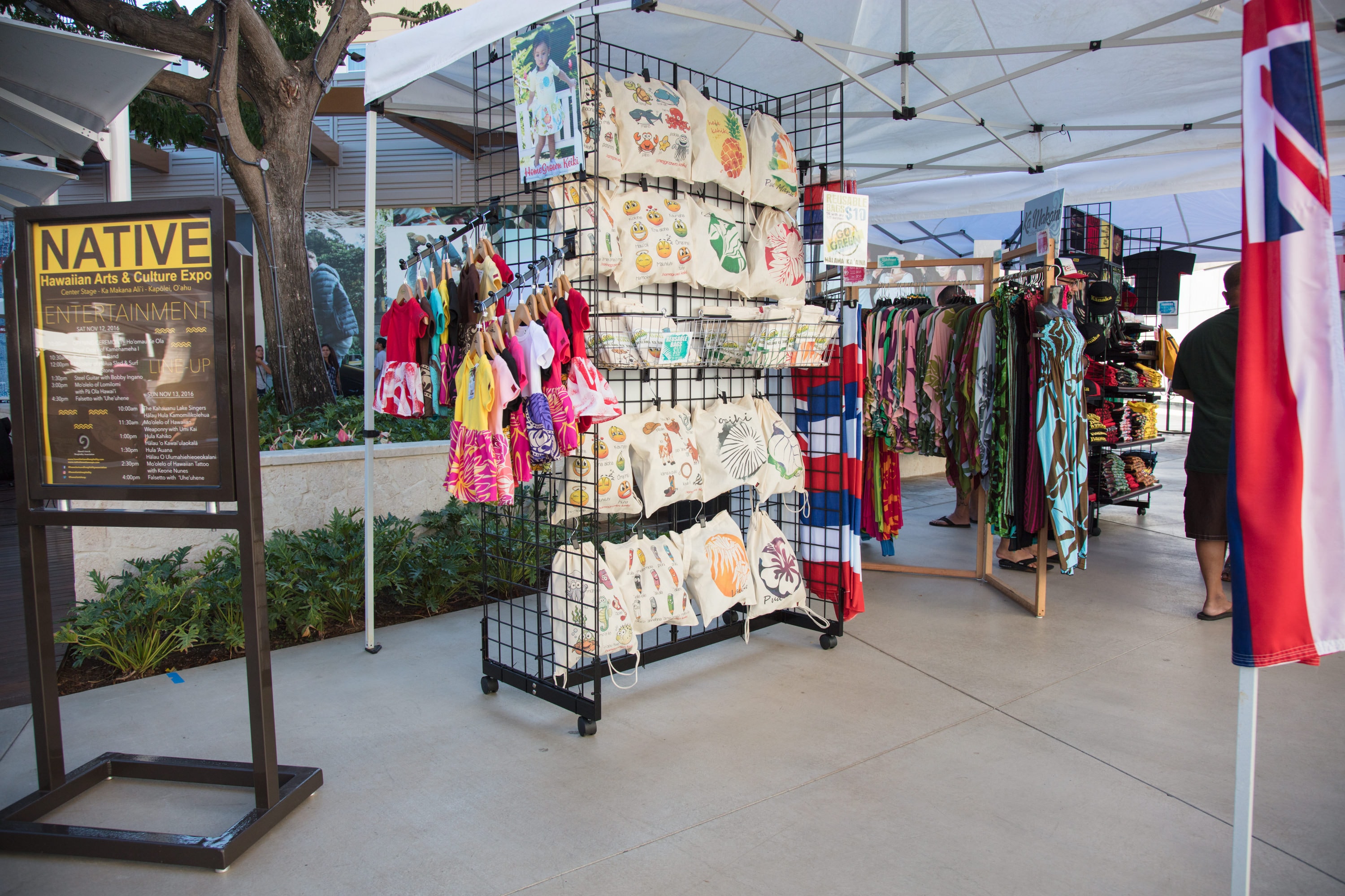 Hawaiian Arts & Culture Expo market stalls
