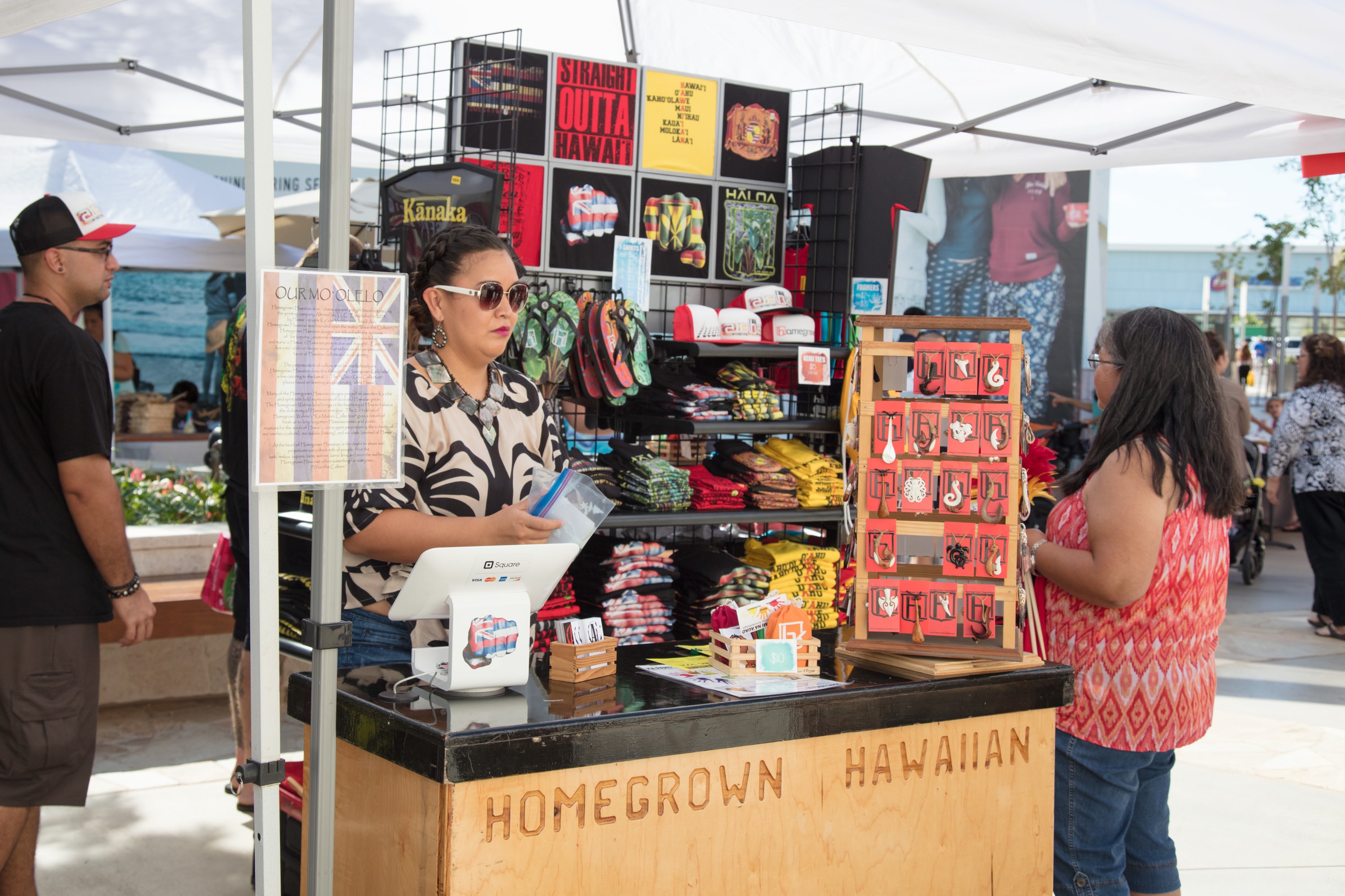 Homegrown Hawaiian vendor at outdoor market stall